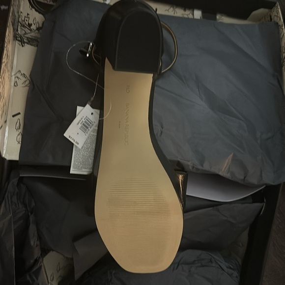 NEW! BANANA REPUBLIC BLACK 💯 LEATHER PLATFORM HEELS - SIZE 9 - Picture 4 of 4